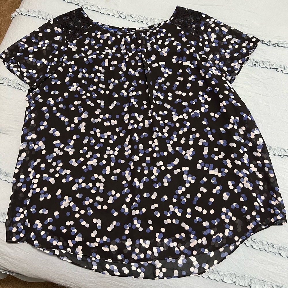 Apt 9 Top
